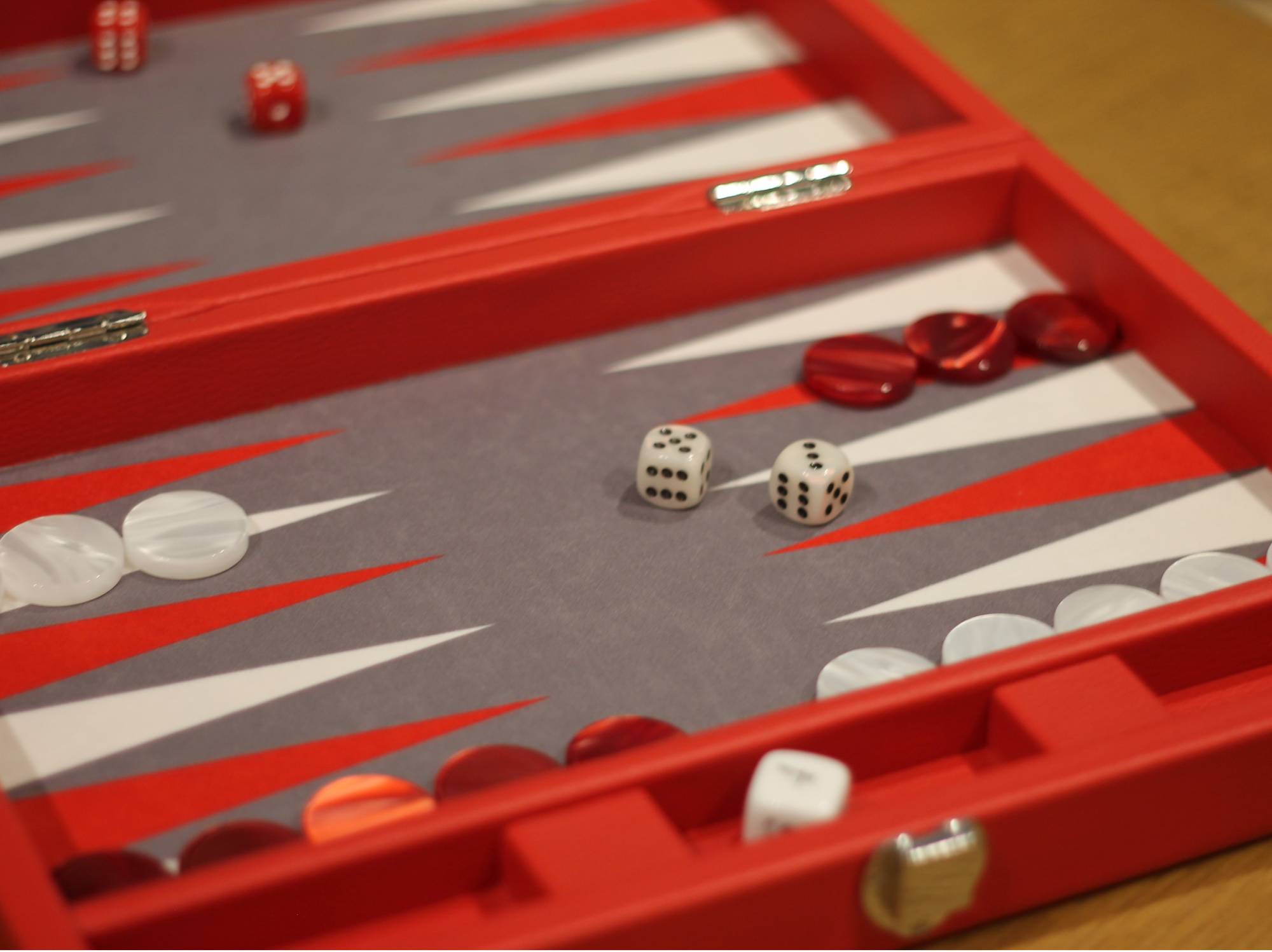 Hector Saxe Backgammon cuir rouge